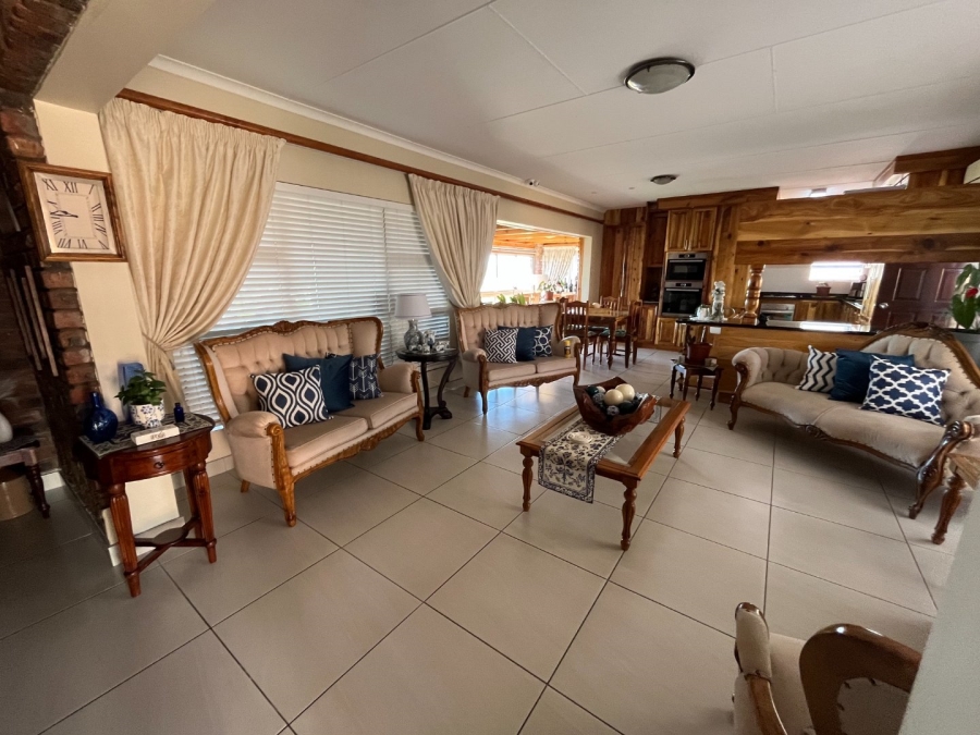 4 Bedroom Property for Sale in Hartenbos Heuwels Western Cape